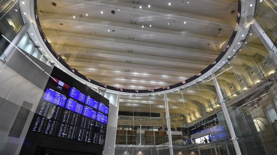 Nikkei stock index ends at record high on strong Micron earnings