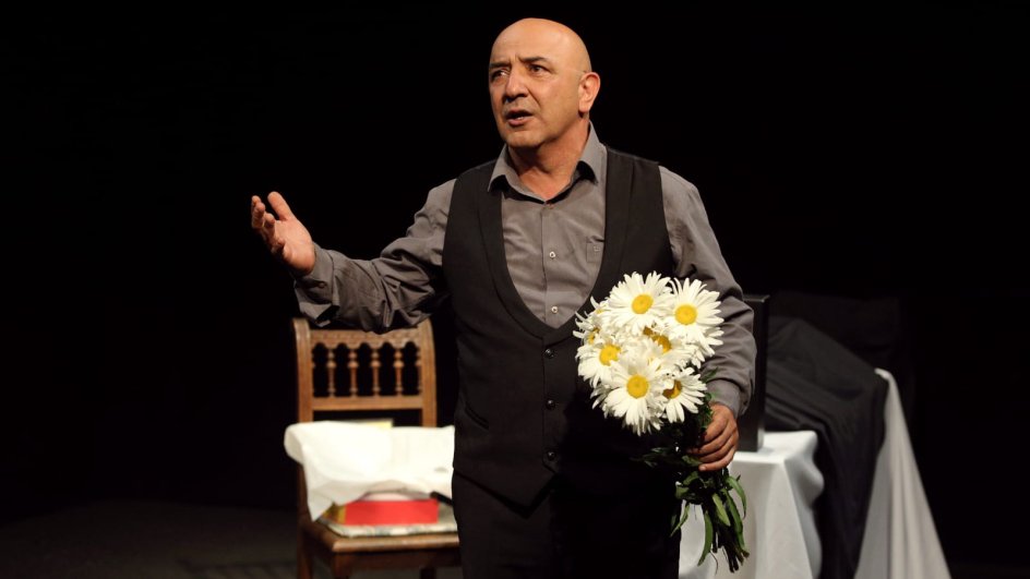 Kişineuda Azərbaycanın Əməkdar artistinin fərdi tamaşası nümayiş olunub