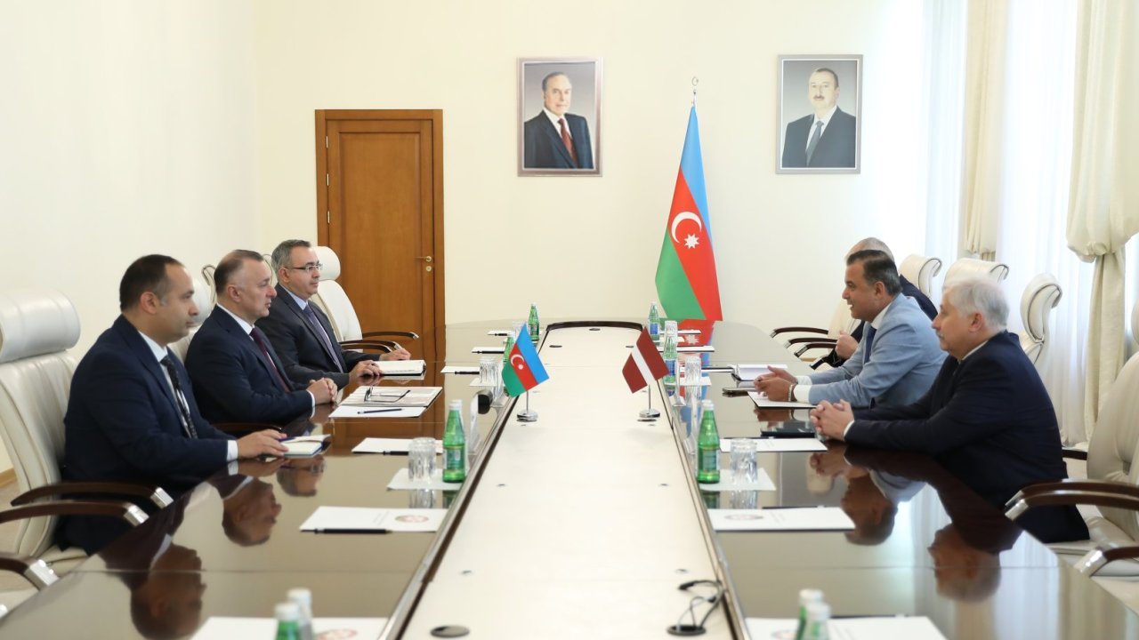 Azərbaycan və Latviyanın səhiyyə nazirləri arasında görüş keçirilib