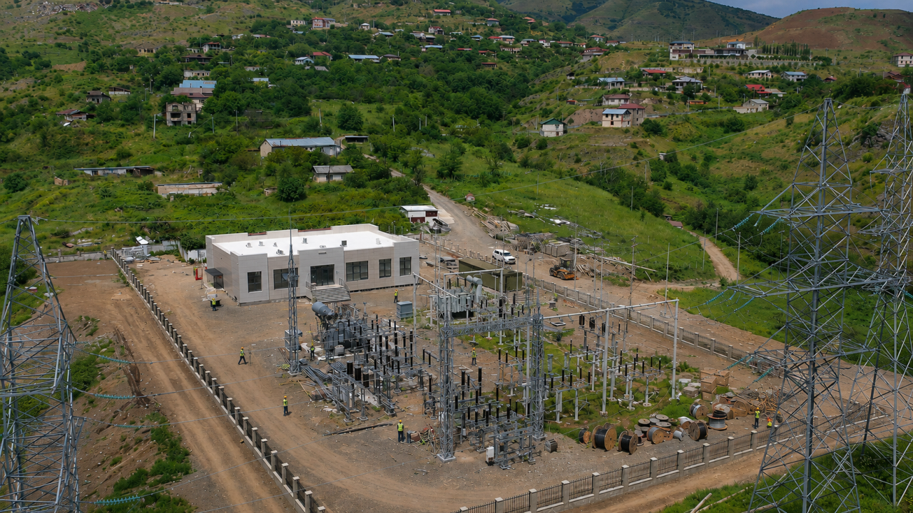 Xankəndi və Ağdərədə 110 kV-luq yarımstansiyalar tikilir