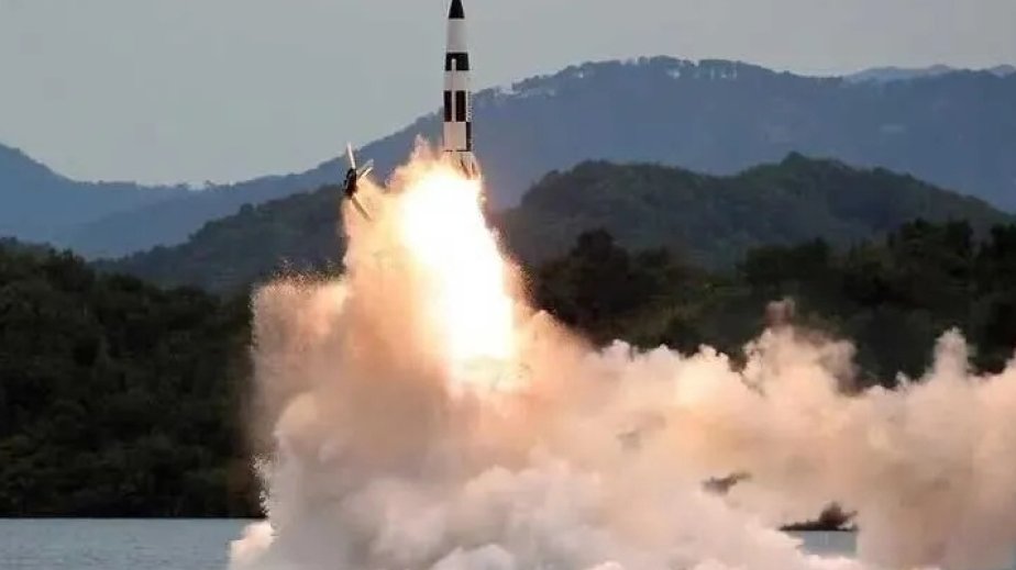 China 'successfully' tests strategic missile from submarine over Pacific Ocean