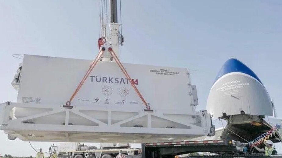 Nazir: Türkiyənin ilk yerli peyki kosmosda 192 milyon kilometrdən çox məsafə qət edib