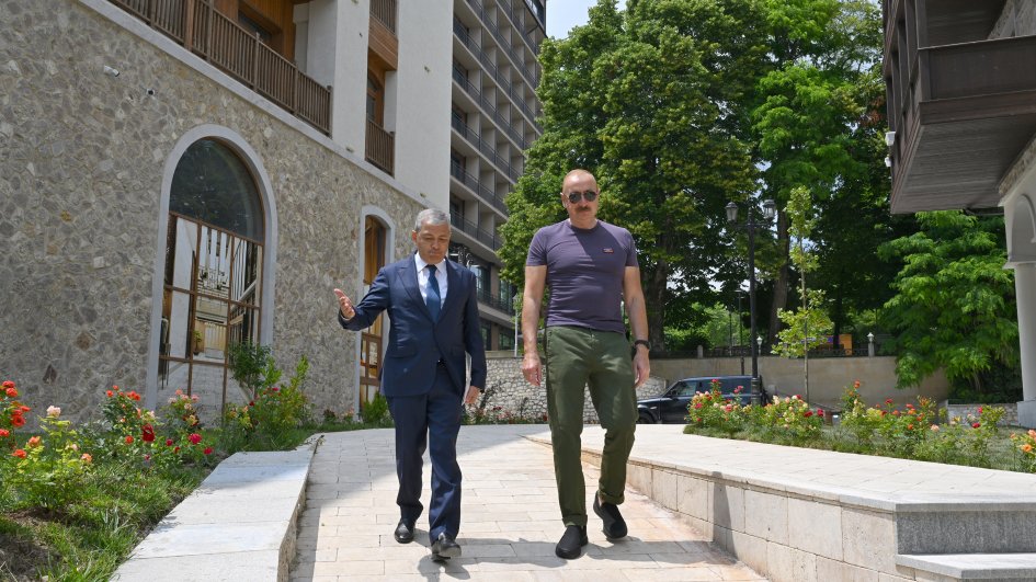 President Ilham Aliyev reviewed progress under public-private partnership project on Garabagh Street in Shusha