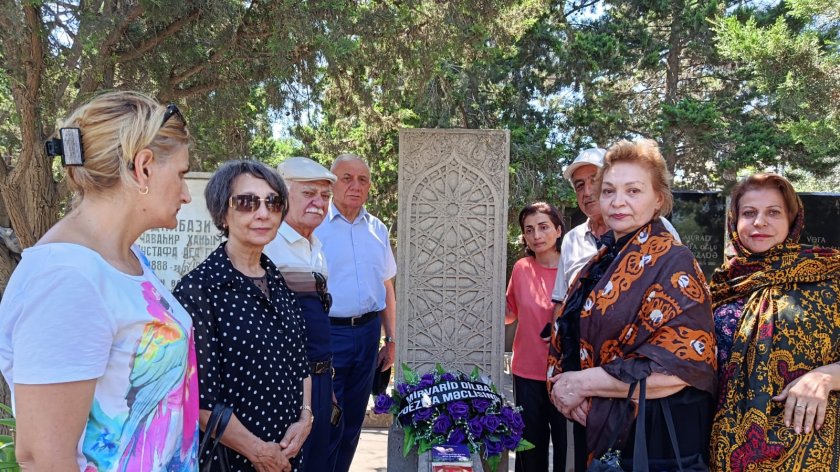 Azərbaycanın ilk qadın Xalq şairi Mirvarid Dilbazinin xatirəsi anılıb