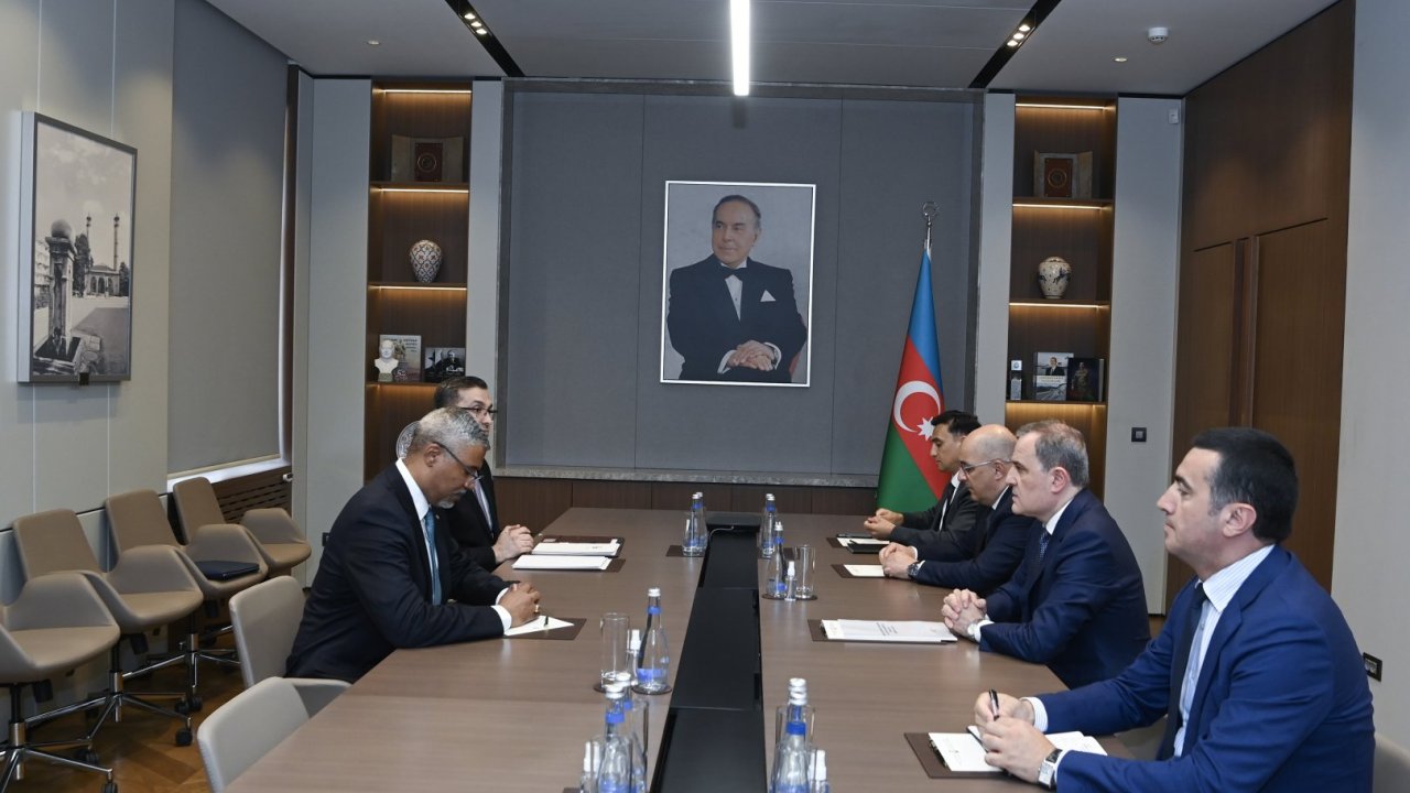 Ceyhun Bayramov ÜGT-nin baş katibi ilə görüşüb