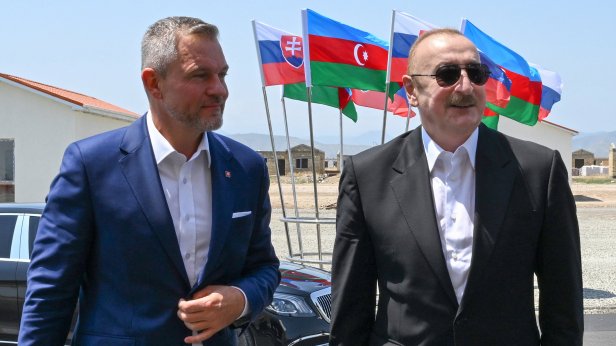 Prezident İlham Əliyev və Slovakiya Prezidenti Peter Pelleqrini Ağdamın Baş Qərvənd kəndində görülən işlərlə tanış olublar