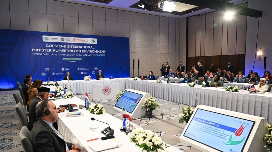 İstanbulda COP31 çərçivəsində D-8 ölkələri nazirlərinin görüşü keçirilir
