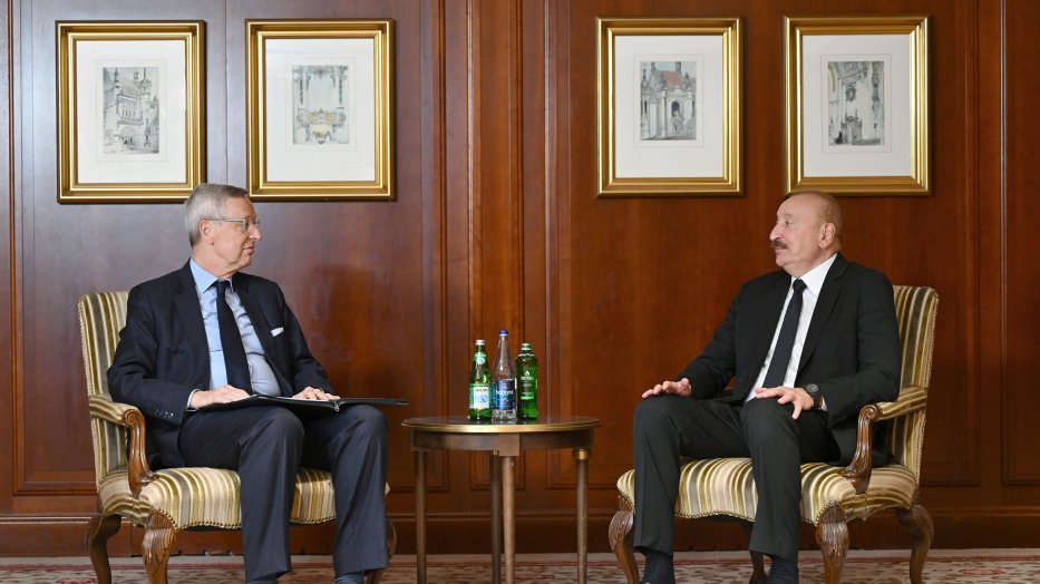Prezident İlham Əliyev Almaniya İqtisadiyyatının Şərq Komitəsinin sədri Mixael Harms ilə görüşüb (FOTO/VİDEO)