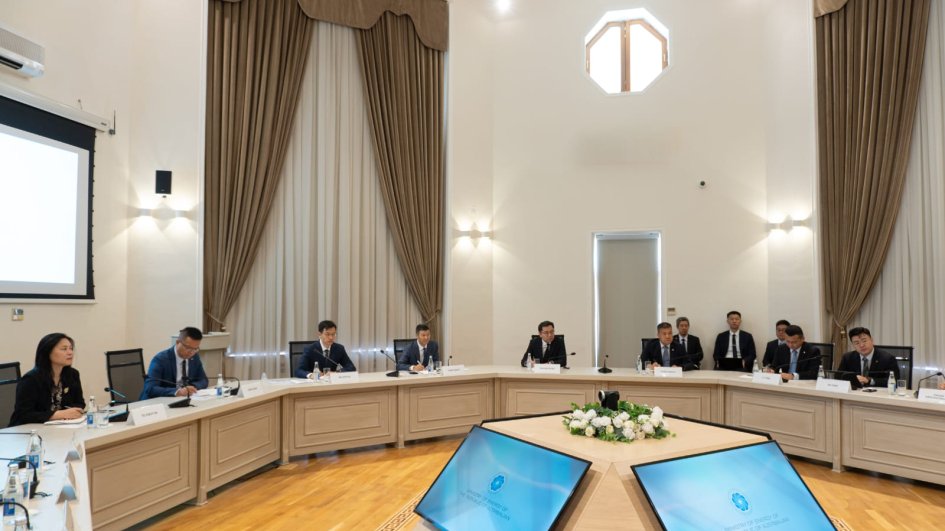 Azerbaijan, China explore energy cooperation