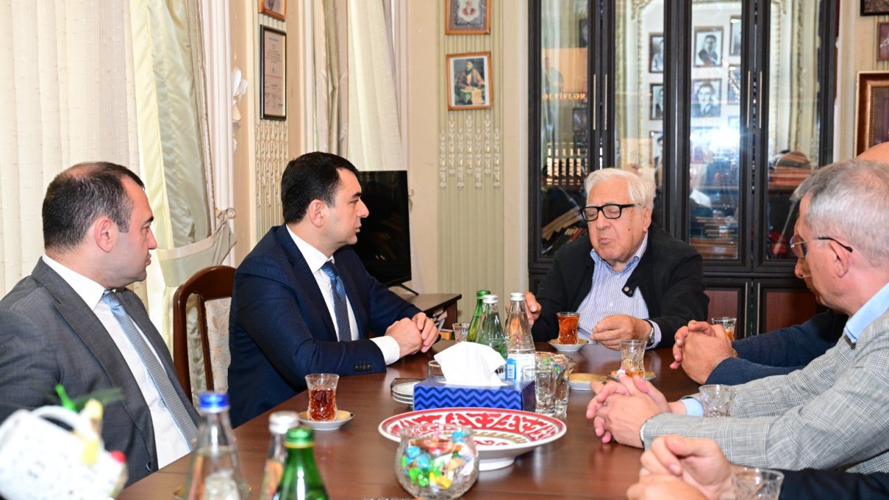 Mədəniyyət naziri Adil Kərimli Azərbaycan Yazıçılar Birliyinin sədri Anarla görüşüb