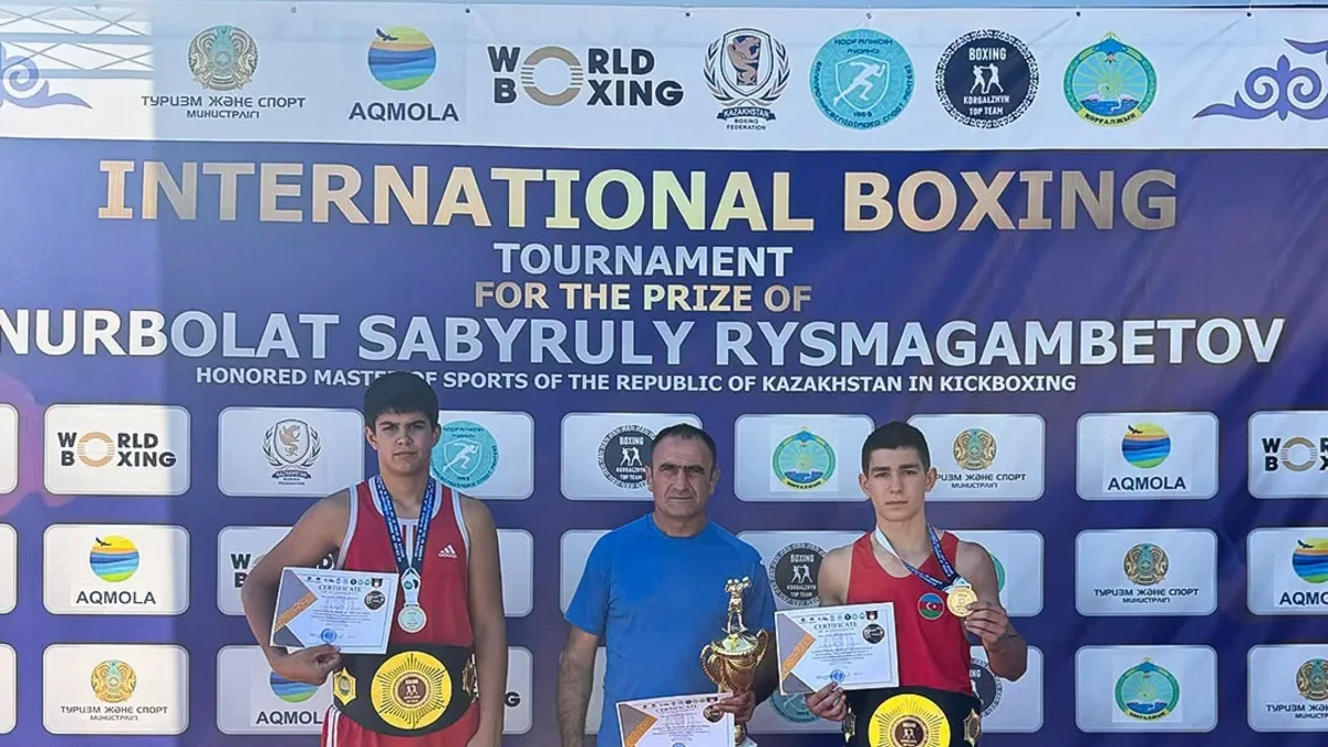 Azərbaycanın iki boksçusu Qazaxıstanda qızıl medal qazanıb