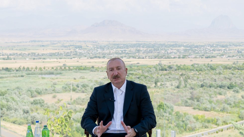 Prezident İlham Əliyev: Günəş elektrik enerjisinin istehsalı üçün Azərbaycan ərazisində ən əlverişli məkan Naxçıvandır