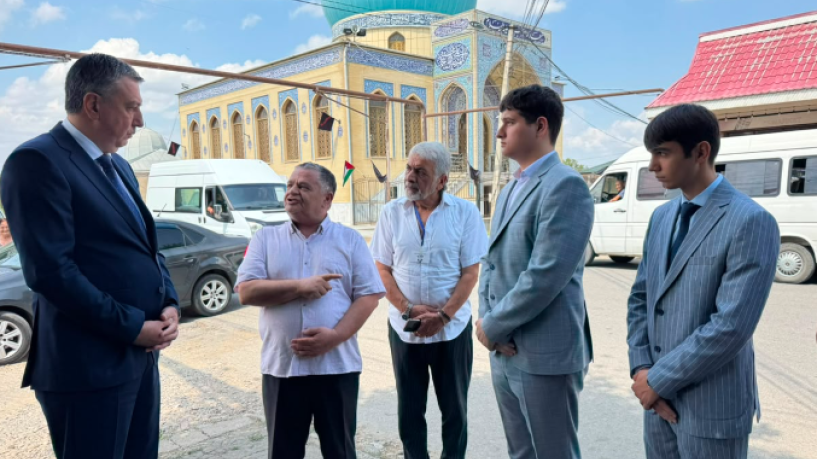 Dahi şair Nizami Gəncəvinin Marneulidəki büstü yenidən bərpa olunub