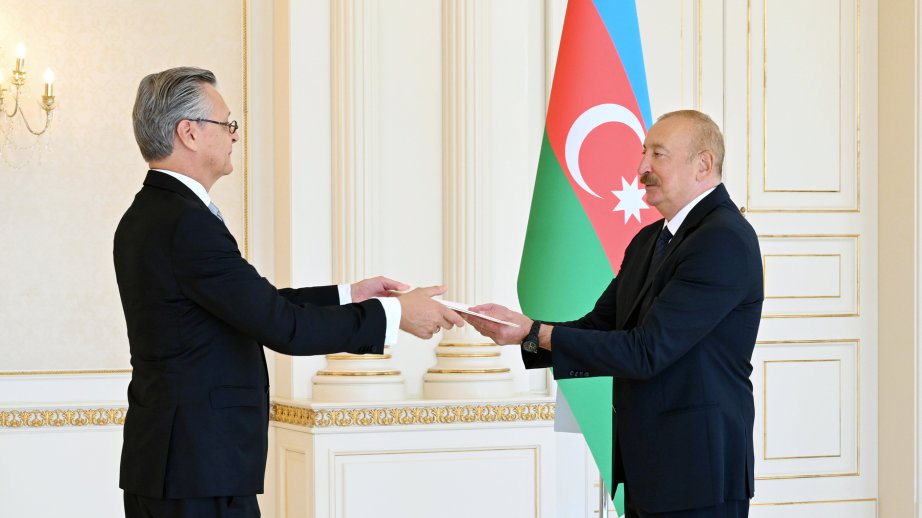Prezident İlham Əliyev Almaniyanın Azərbaycanda yeni təyin olunmuş səfirinin etimadnaməsini qəbul edib