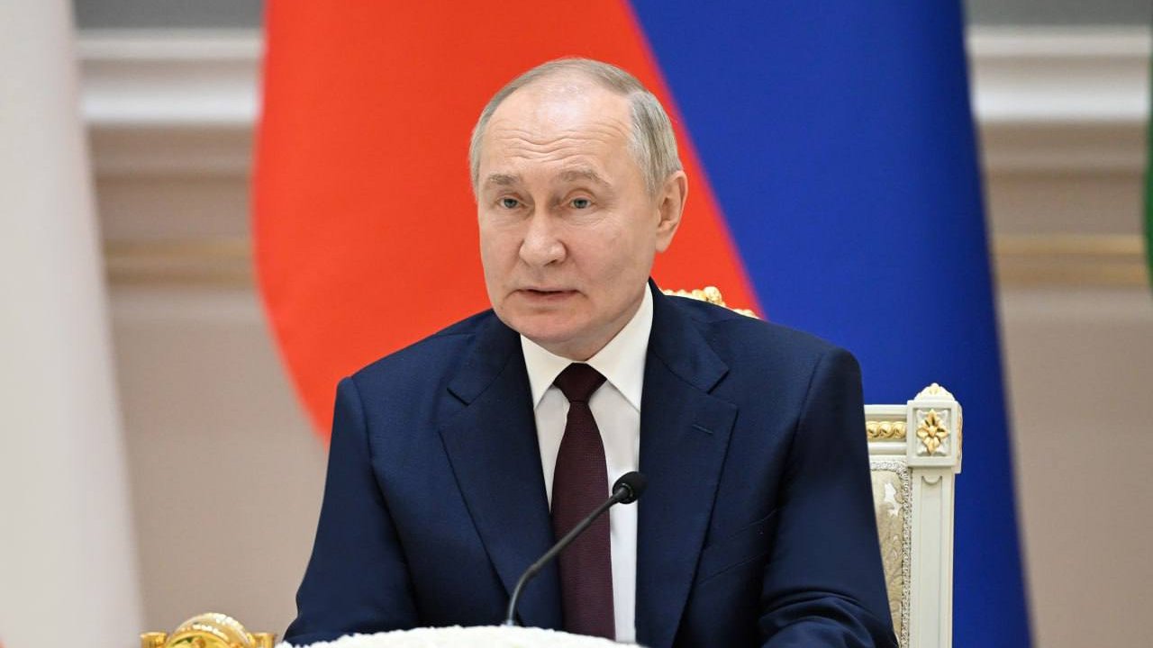 Vladimir Putin ilk dəfə Kuril adalarına səfər edib