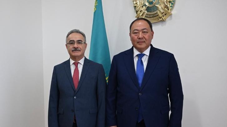 Qazaxıstan XİN rəhbərinin müavini Azərbaycan səfirinin etimadnaməsini qəbul edib