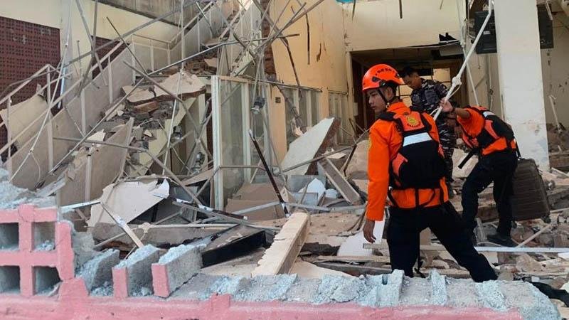 Death toll rises to 103 in 7.7 magnitude earthquake in Indonesia