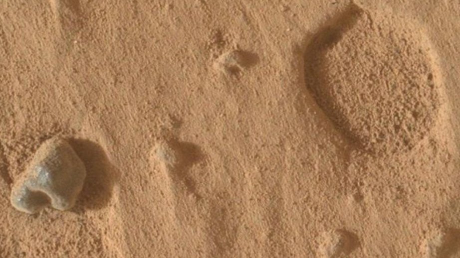 NASA Marsda sirli strukturlar aşkar edib