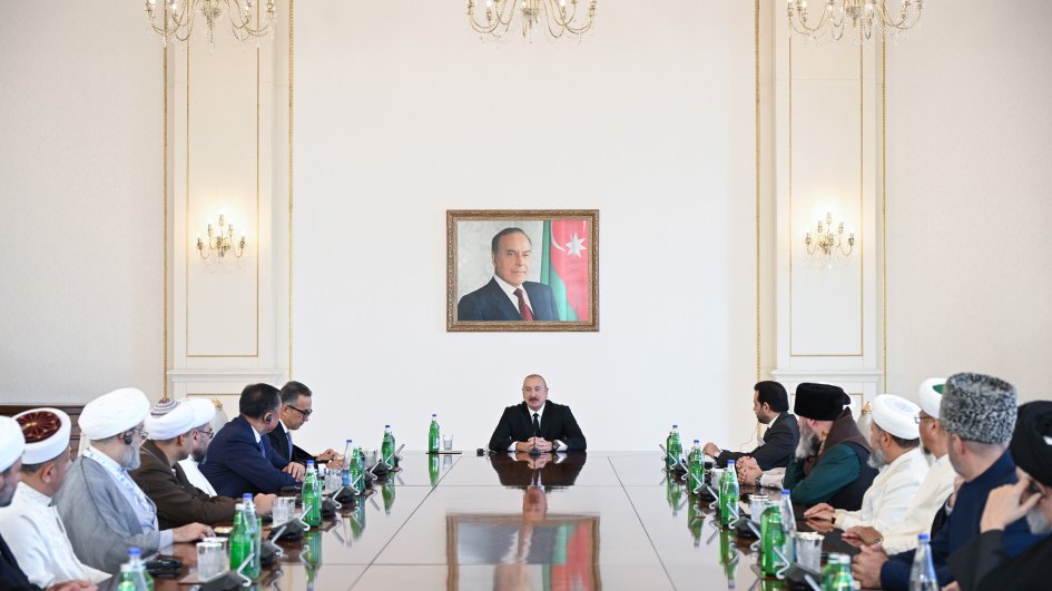 President Ilham Aliyev received participants of international conferences held in Baku