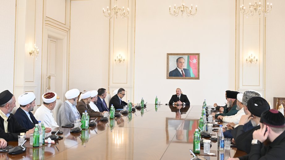 Prezident İlham Əliyev: İslam dünyasına qarşı elan olunmamış müharibə gedir