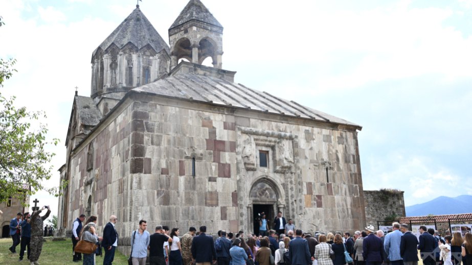 Alban-Udi xristian dini icması diplomatik korpusun azad olunmuş ərazilərə səfərinə Ermənistanın revanşist münasibətini qınayıb