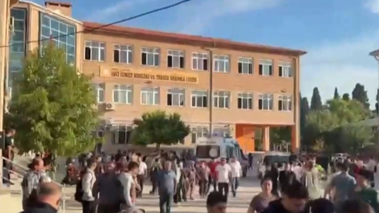 Türkiyədə liseyə silahlı hücumda yaralananların sayı artıb (FOTO) (YENİLƏNİB)