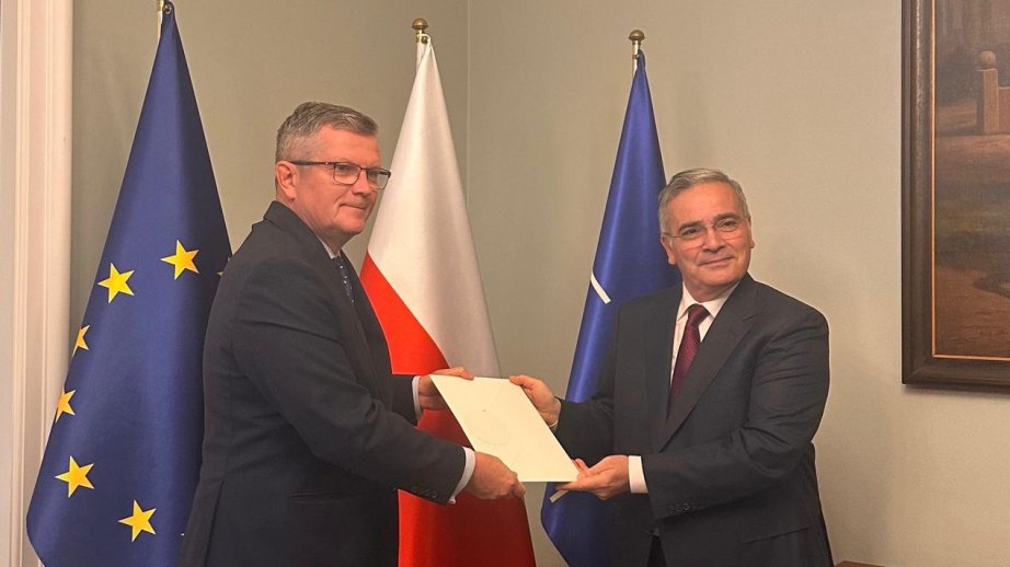 Azerbaijani ambassador presents copy of credentials to Polish Foreign Ministry Secretary of State