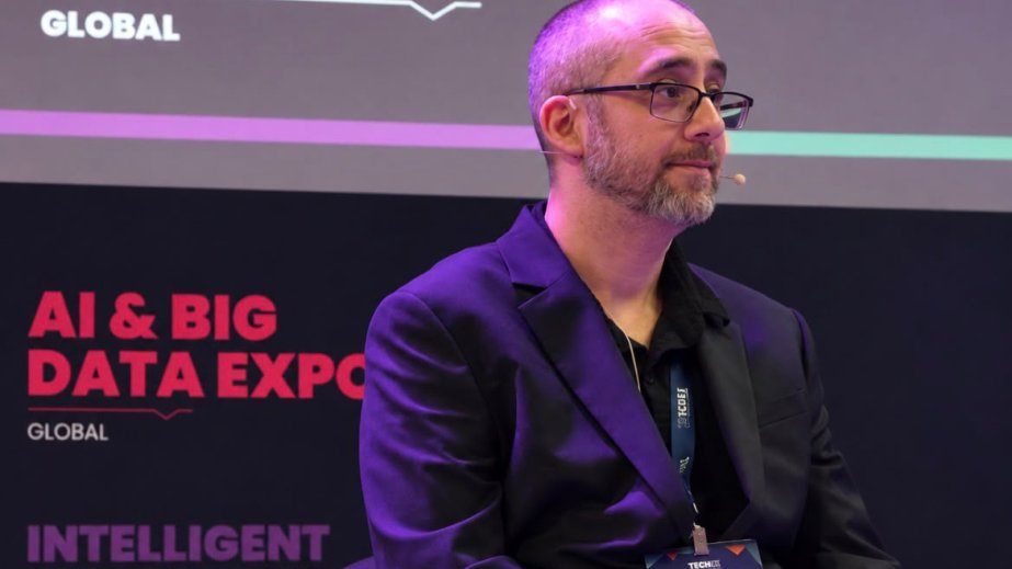 Adəm İbrahim: Süni intellektdən insanların işinin səmərəliyini artırmaq üçün istifadə olunmalıdır – MÜSAHİBƏ