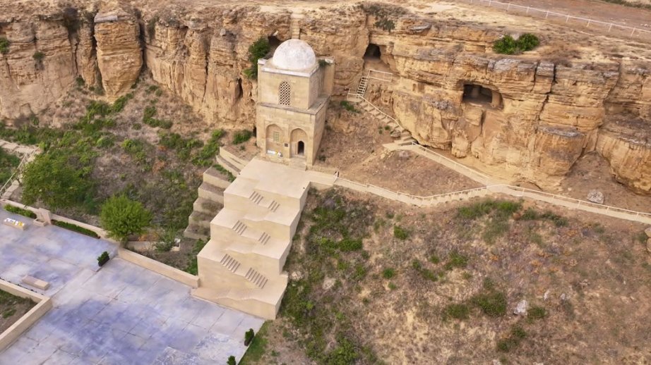 “Diri Baba” türbəsi və ətrafındakı mağaralar sufi irsinin izlərini qoruyur