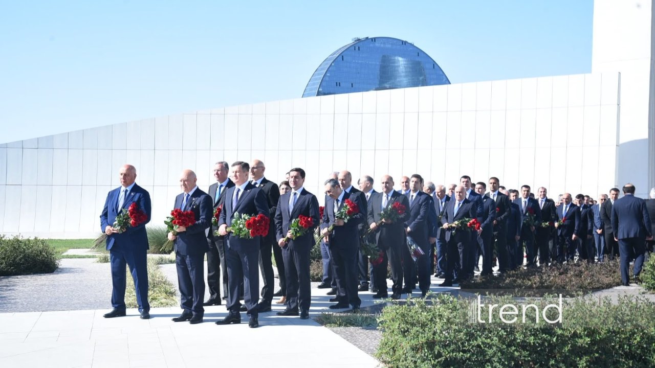27 Sentyabr – Anım Günü ilə əlaqədar Zəfər Parkına ziyarət başlayıb