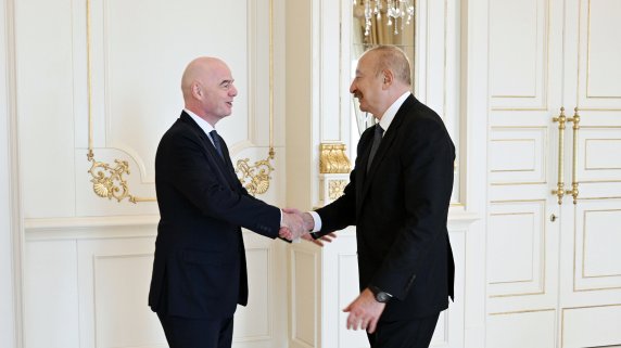 Prezident İlham Əliyev FIFA-nın prezidentini qəbul edib