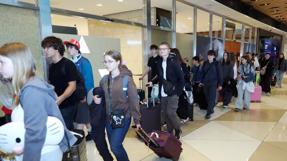 Azerbaijan welcomes 30 more Ukrainian children for rehabilitation