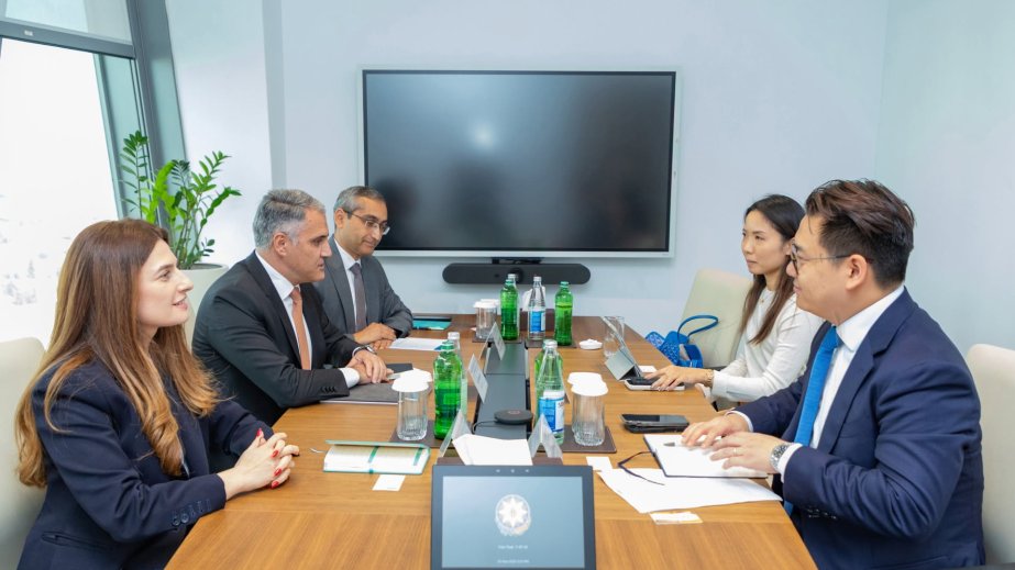 CBA, Standard Chartered review integration of Azerbaijan's financial markets into international financial system