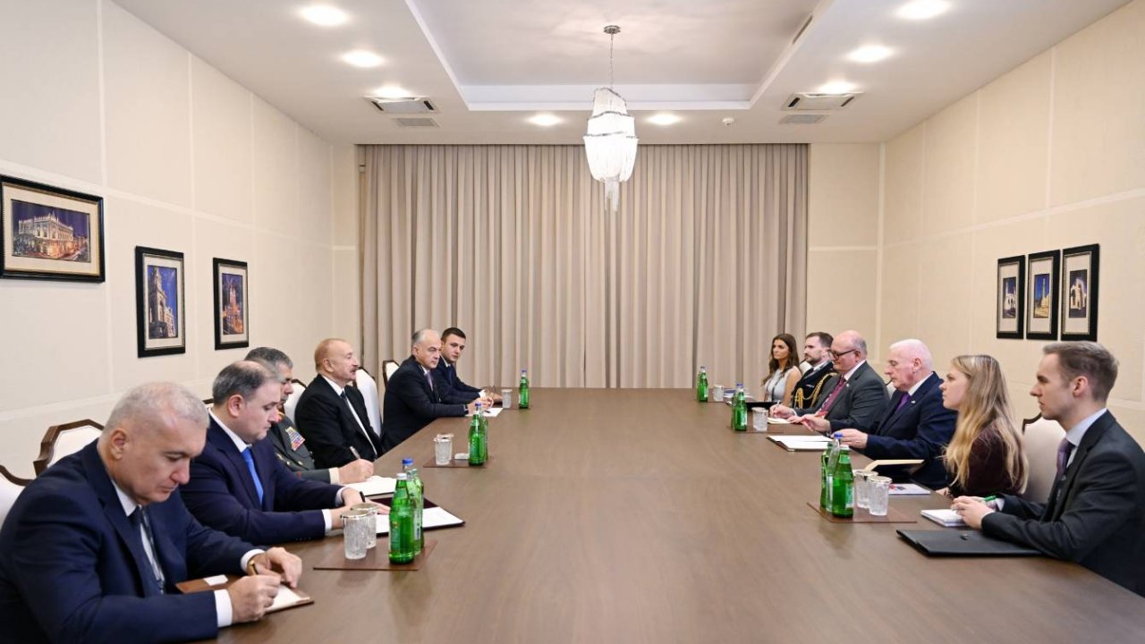 Prezident İlham Əliyev Birləşmiş Krallığın müdafiə üzrə dövlət nazirini qəbul edib