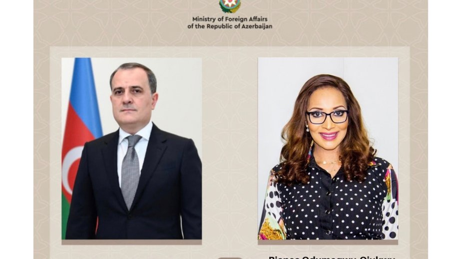 Azerbaijani, Nigerian FMs hold phone talk