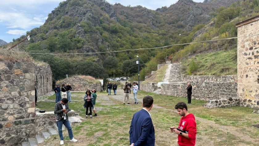 Dünya səyyahları Kəlbəcərdə Xudavəng Monastır Kompleksində olublar