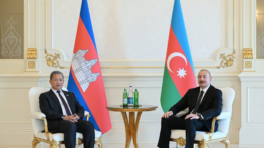 Azərbaycan Prezidenti İlham Əliyevin Kambocanın Baş naziri ilə məhdud tərkibdə görüşü olub