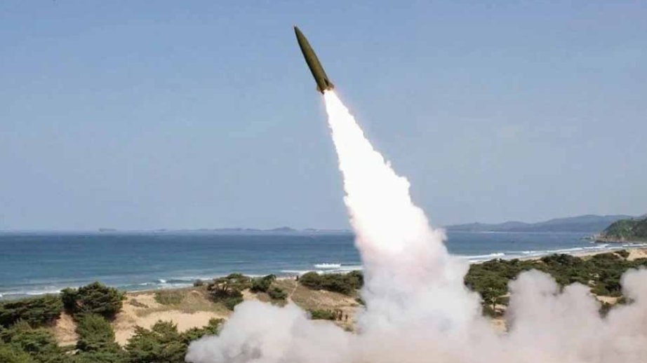 North Korea fires missiles days after South Korea's hypersonic test