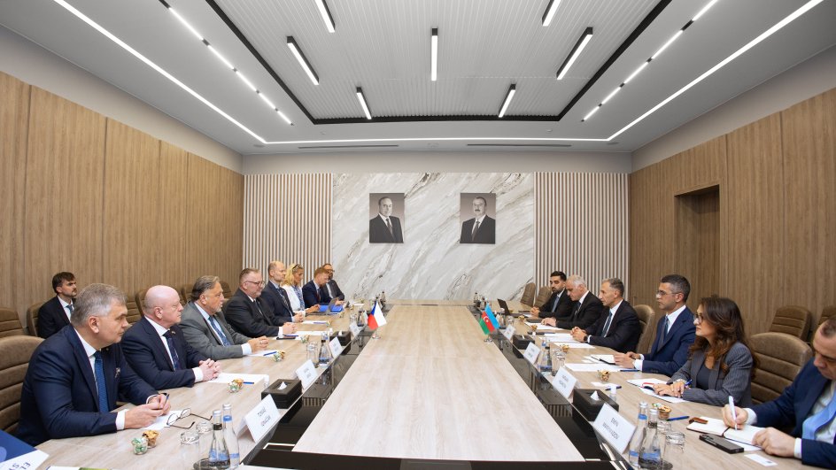 Azerbaijan, Czechia review development of Middle Corridor