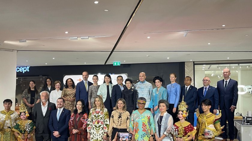 Azerbaijan joins international silk exhibition in Bangkok