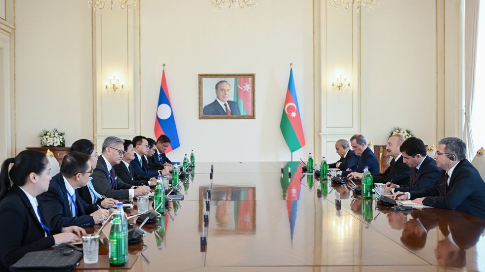 President Ilham Aliyev held expanded meeting with President of Laos