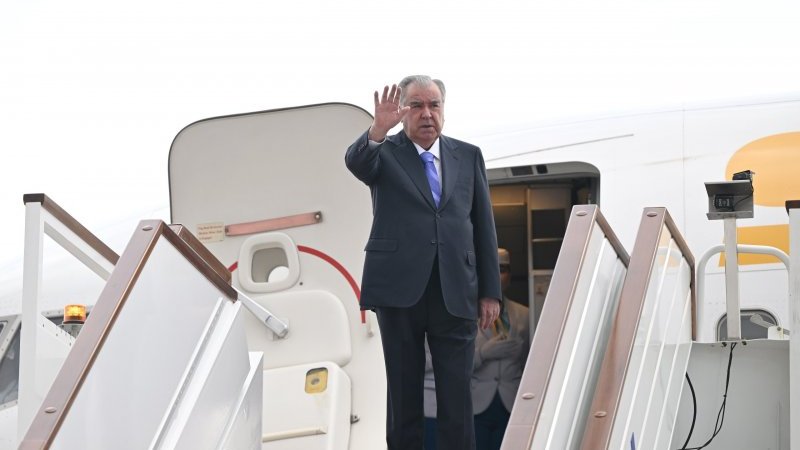 Azərbaycana səfərə yola düşüb
