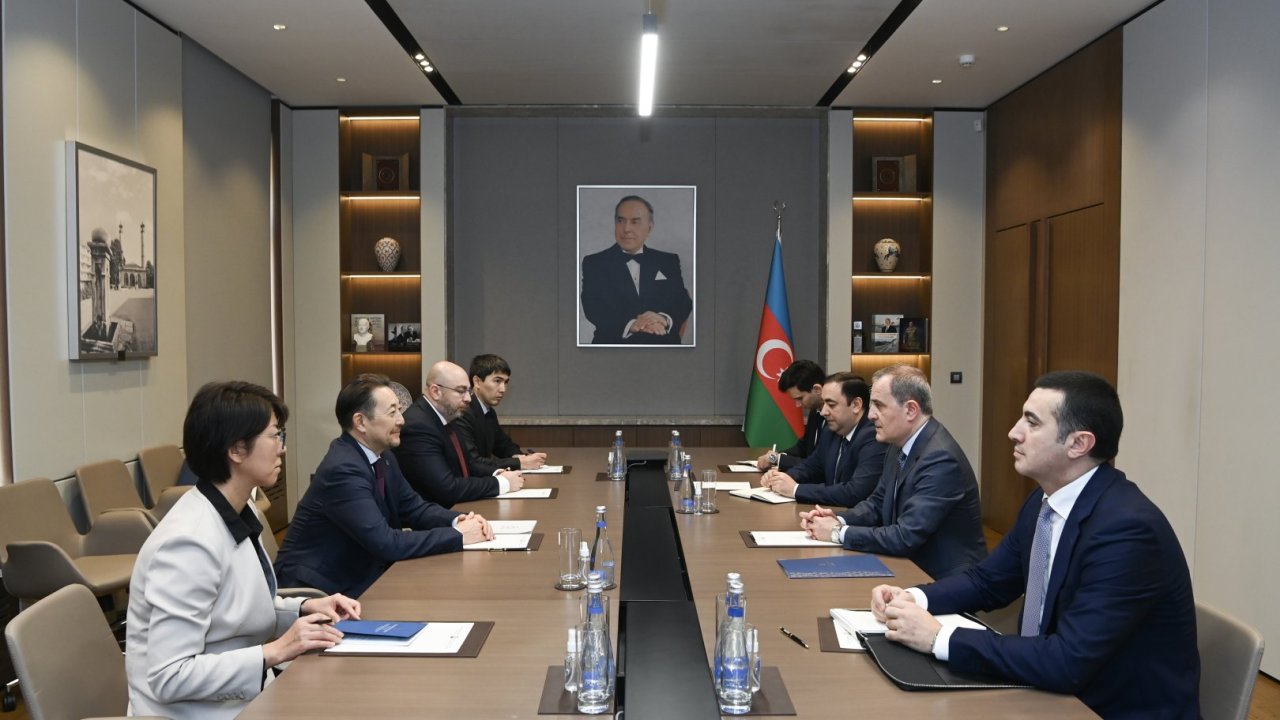 Ceyhun Bayramov AQEM-in Baş katibi ilə Azərbaycanın sədrliyinin nəticələrini müzakirə edib