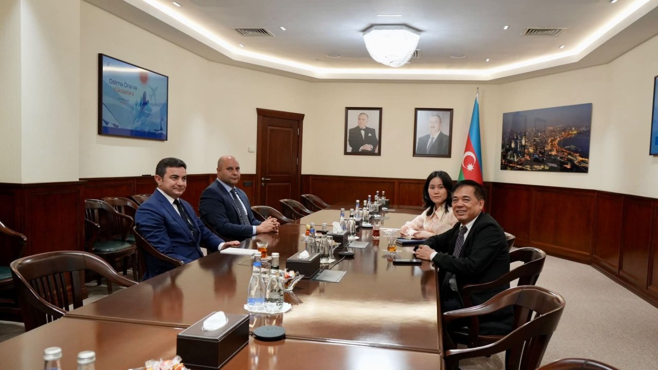 Azerbaijan, Vietnam consider launching direct air links
