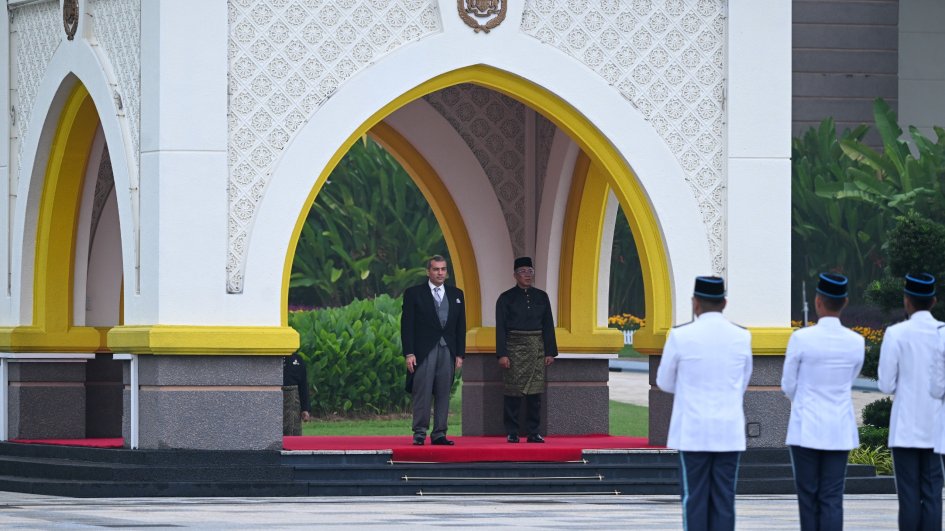 Azerbaijani Ambassador presents credentials to King of Malaysia