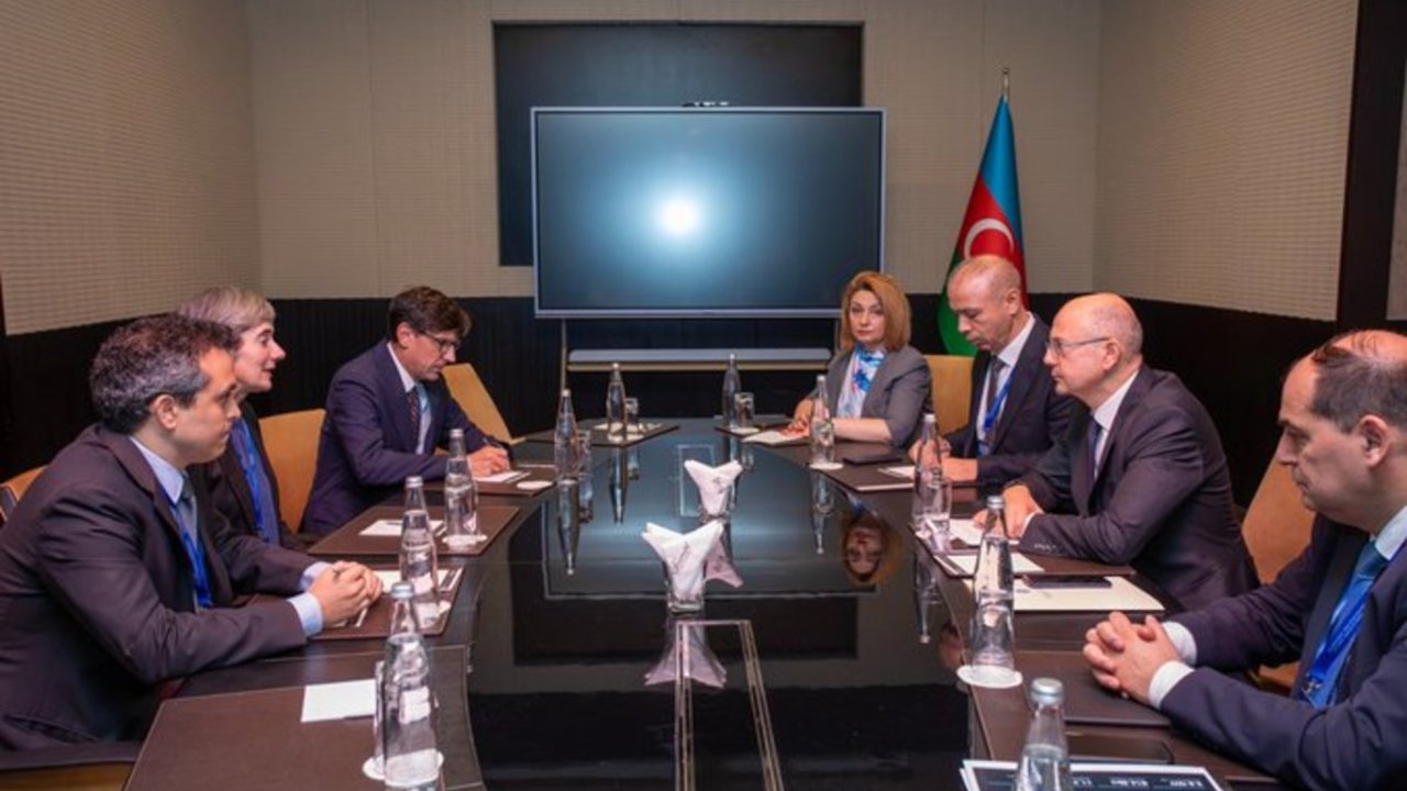 Azərbaycan Dünya Bankı ilə AZURE layihəsi və Yaşıl Enerji Dəhlizi üzrə əməkdaşlığı müzakirə edib