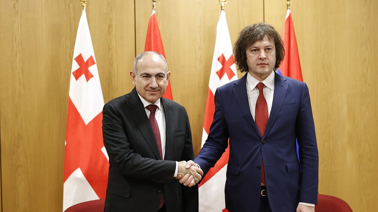 Paşinyanla Kobaxidze sammit üçün Brüsselə gedir