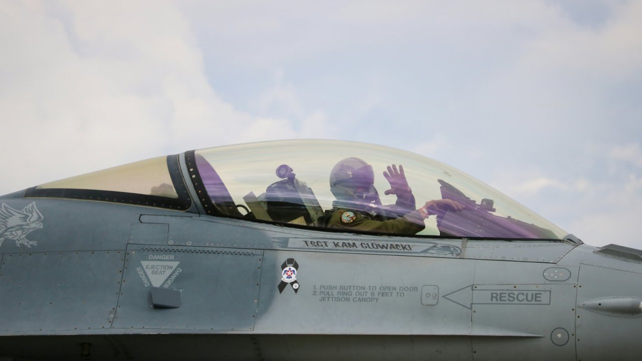 Bu ölkədə pilotlar çatışmır