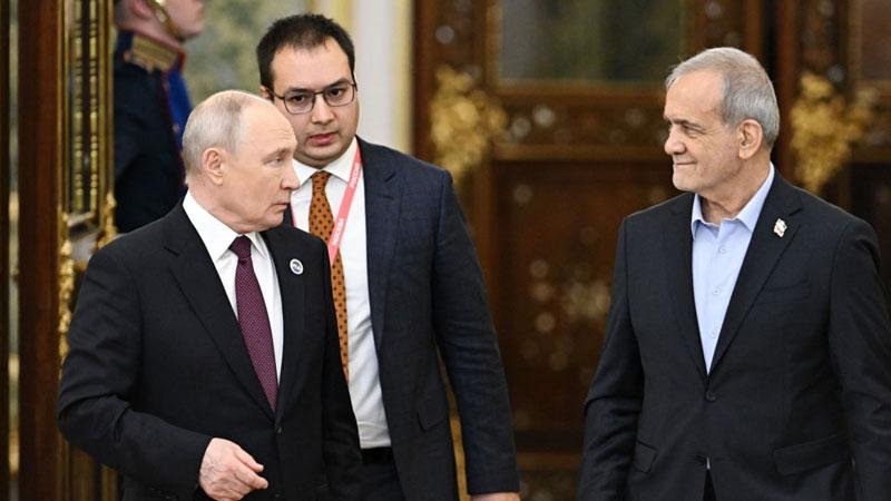Putin ve Pezeşkiyan, Moskova'da görüştü