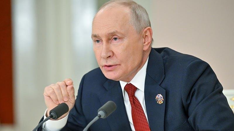 Kremlin: Putin Open to Dialogue with Everyone, Including Macron and Merz